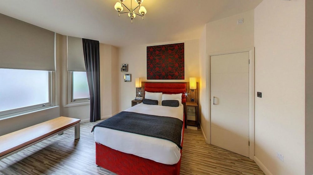 Simply Rooms & Suites 19/40