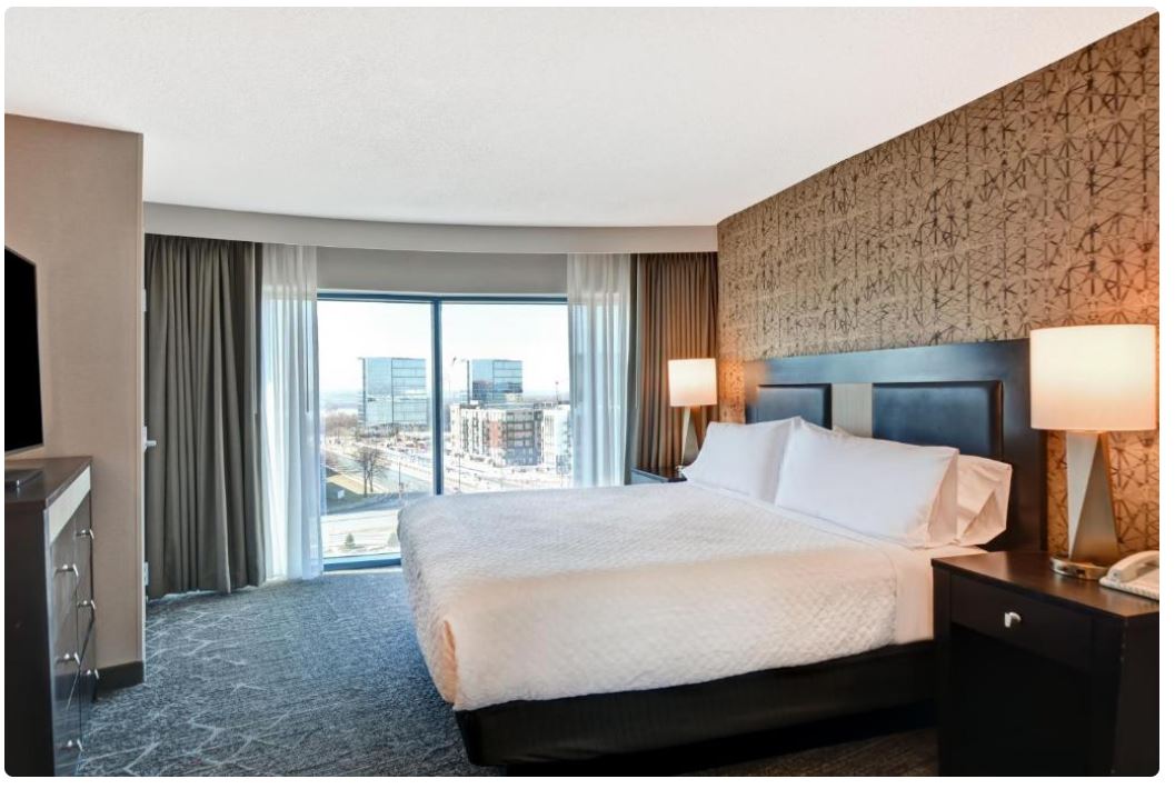 2 ROOMS, SUITE, KING BED, SOFA