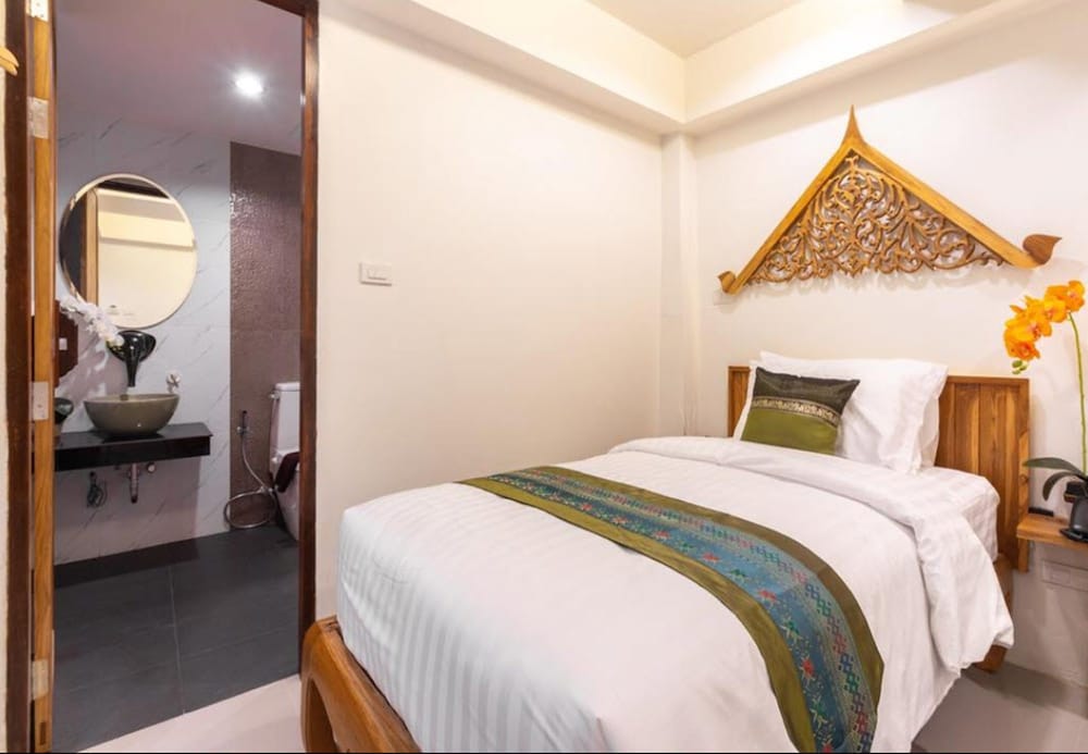 Anumat Premium Budget Hotel 12/22