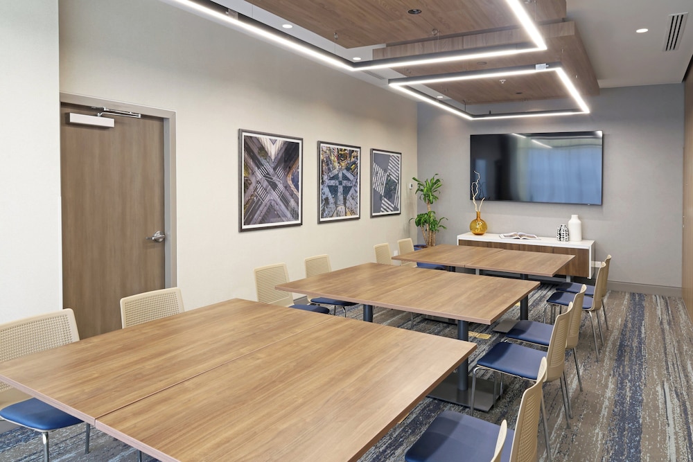 Holiday Inn Express And Suites Monterrey Sendero, San Nicolas de los Garza 36/50