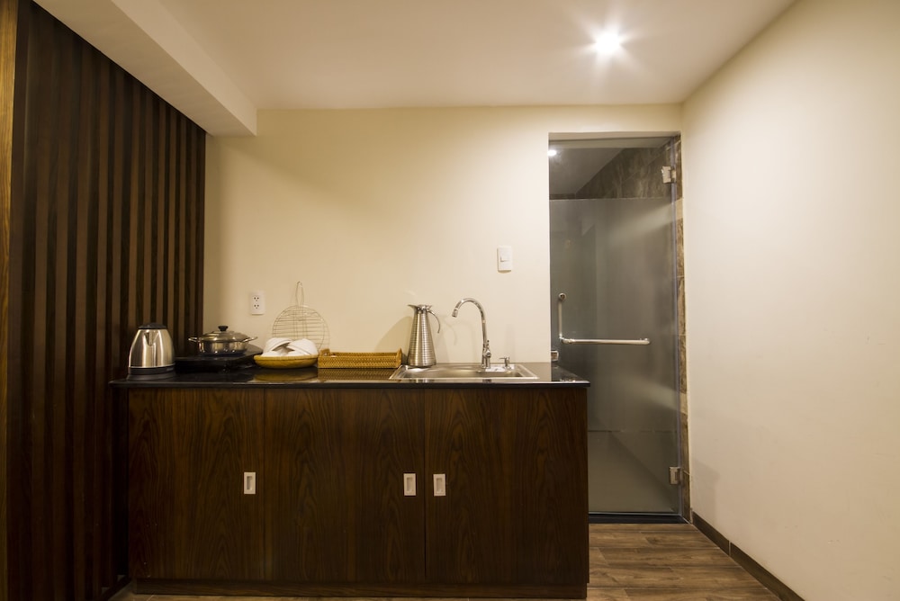 Sapphire Hotel 32/35