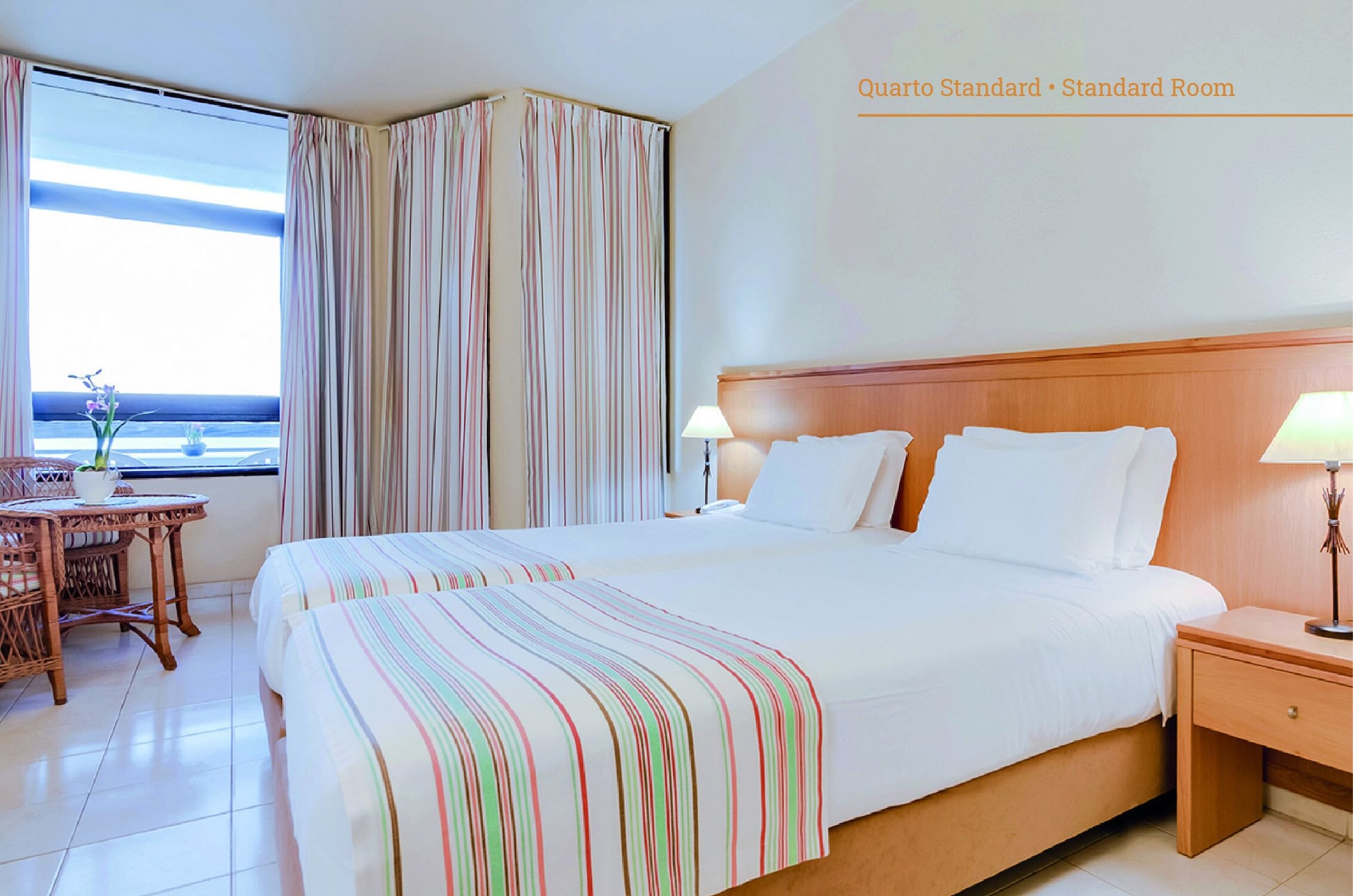 ROOM, TWIN BEDS
