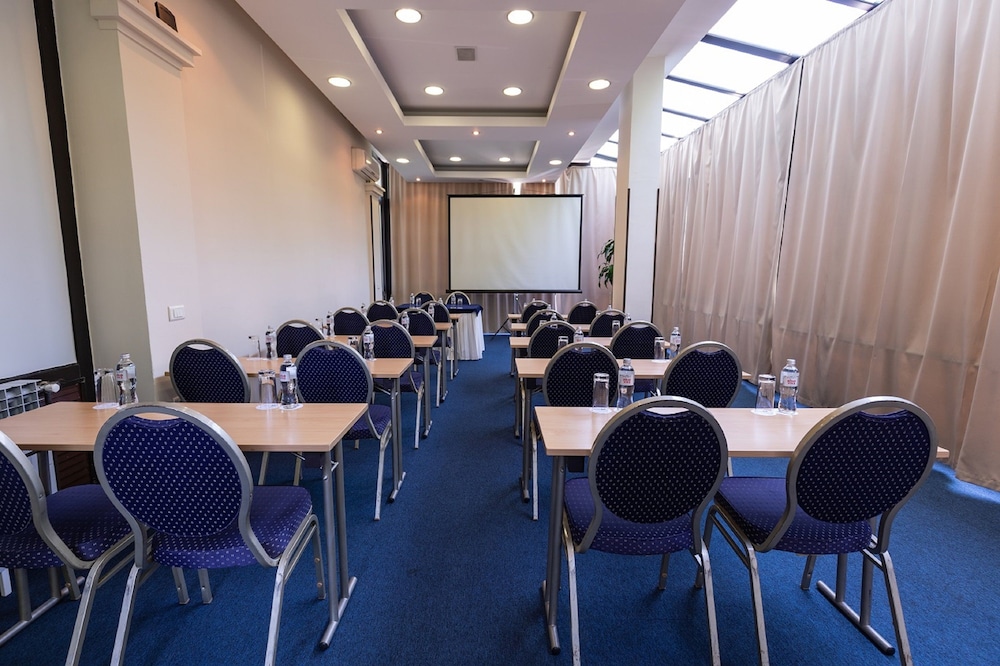 HOTEL M 27/39