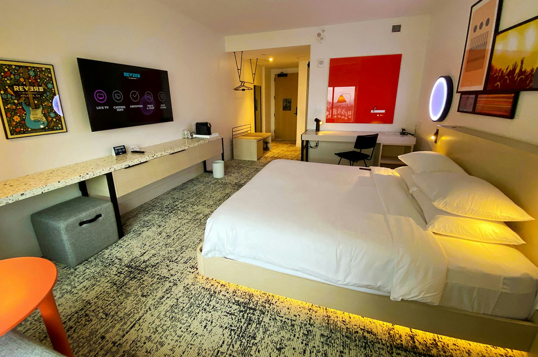 Reverb, Superior, King Bed