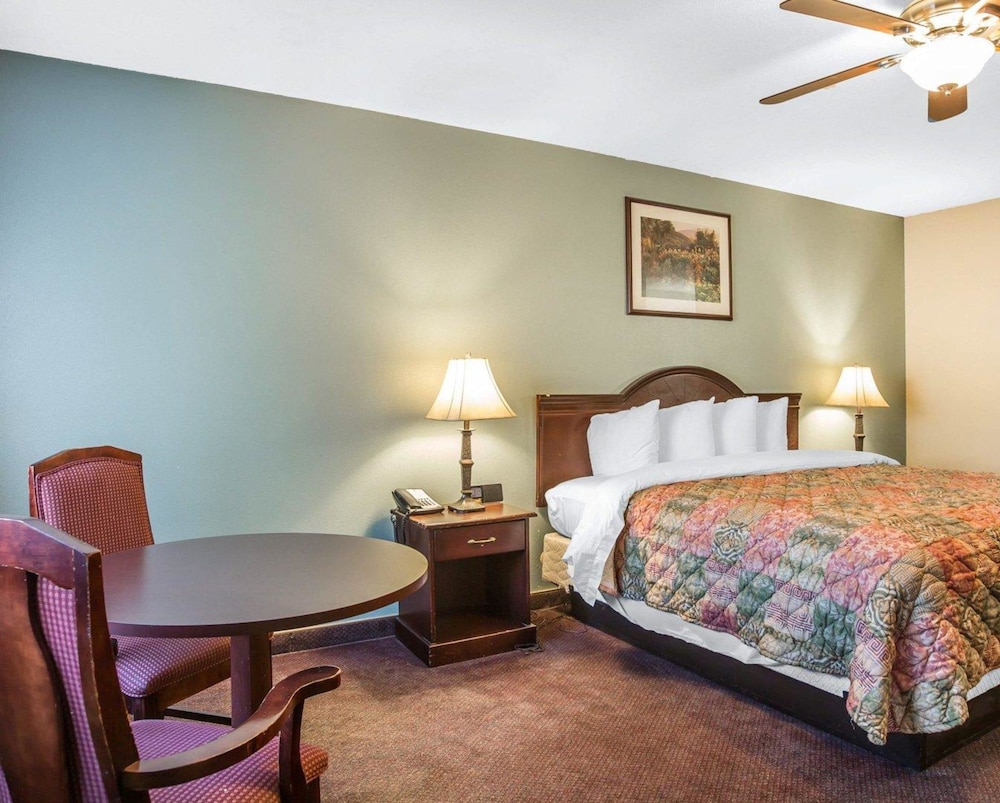 Quality Inn Suites Cameron Park 12/31
