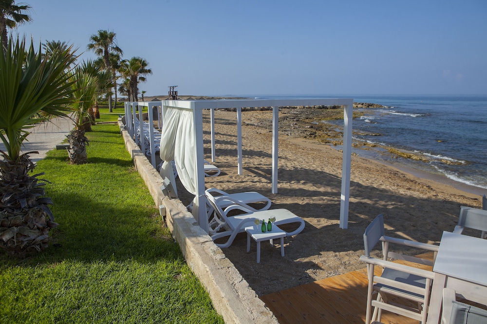 Aquamare Beach Hotel & Spa 58/61
