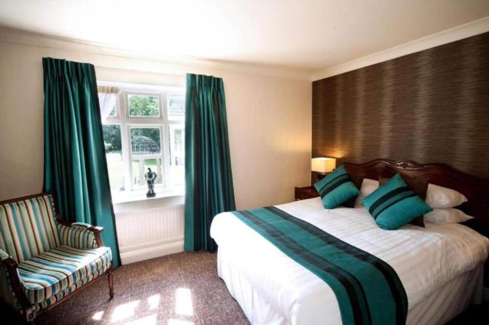 Room at Wrexham Llyndir Hotel By Belvilla, WREXHAM
