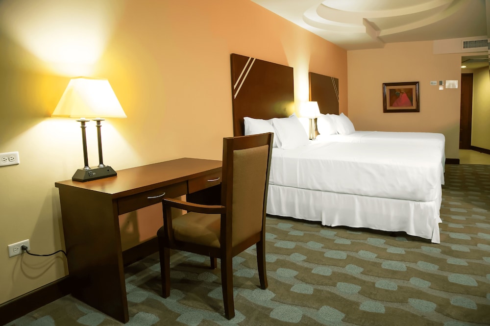 Plaza Juan Carlos Hotel 10/63