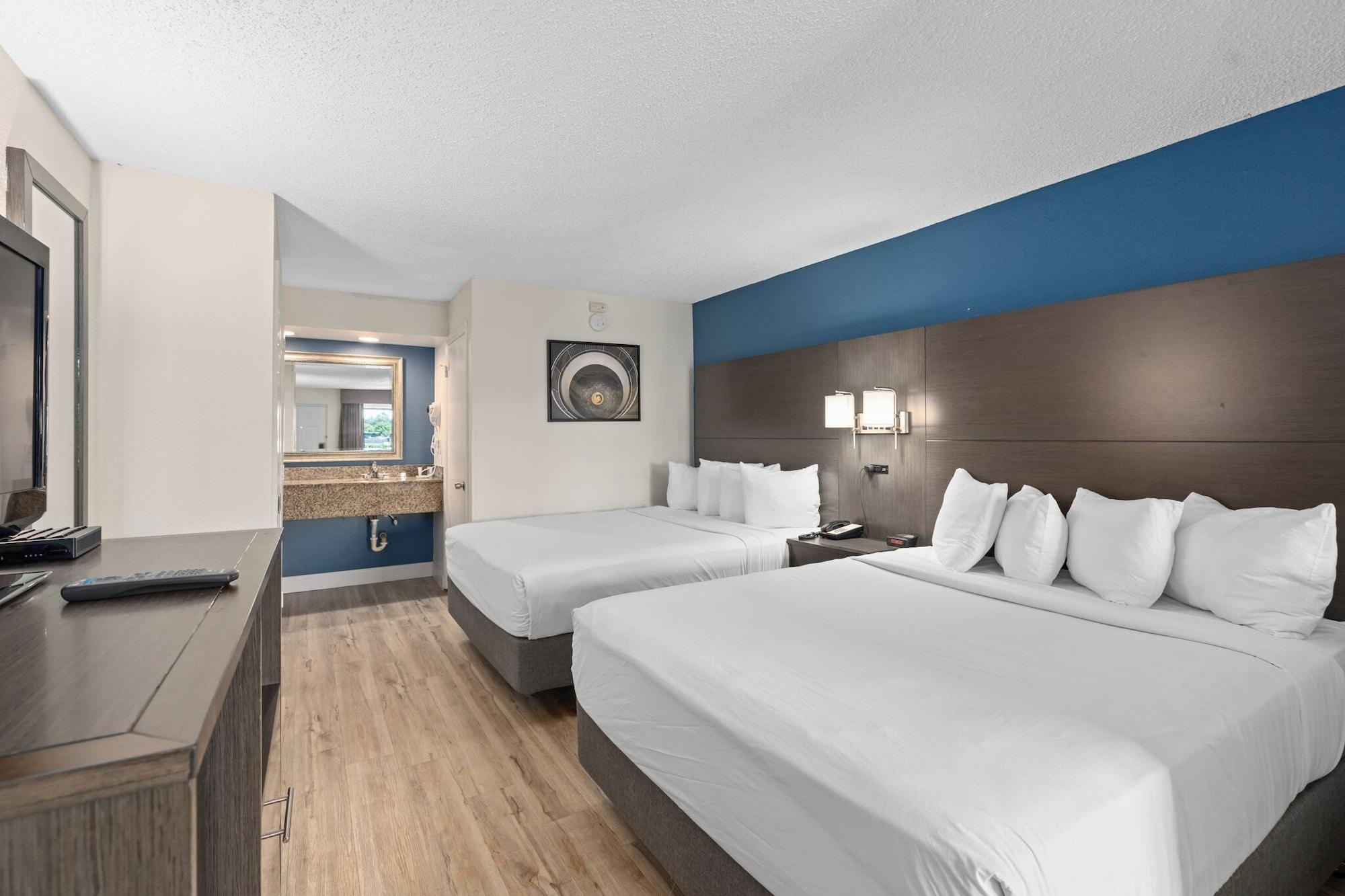 Suite, Multiple Beds