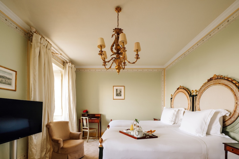 Deluxe, Double Bed, Valley View