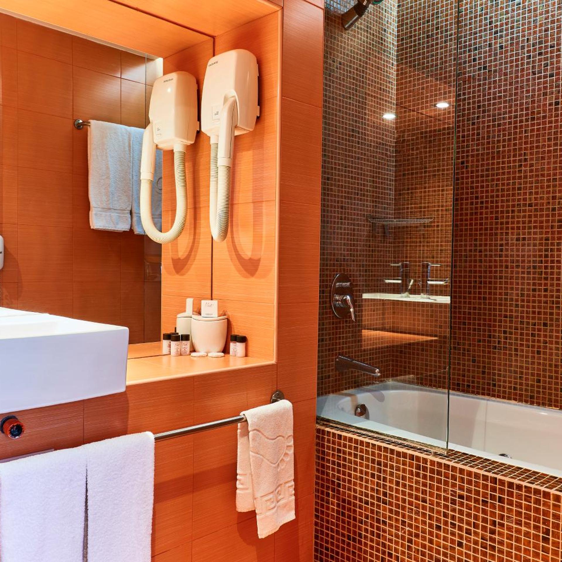 Mirena Hotel 47/50