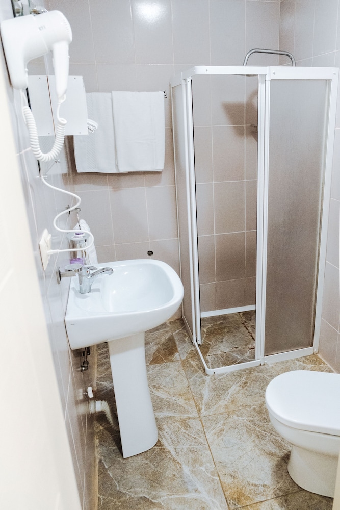 ADJARA BUTIK HOTEL 48/50