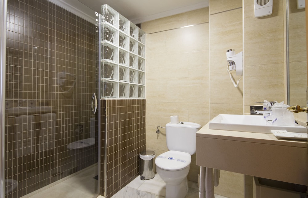 Hotel El Tajo and Spa 65/65