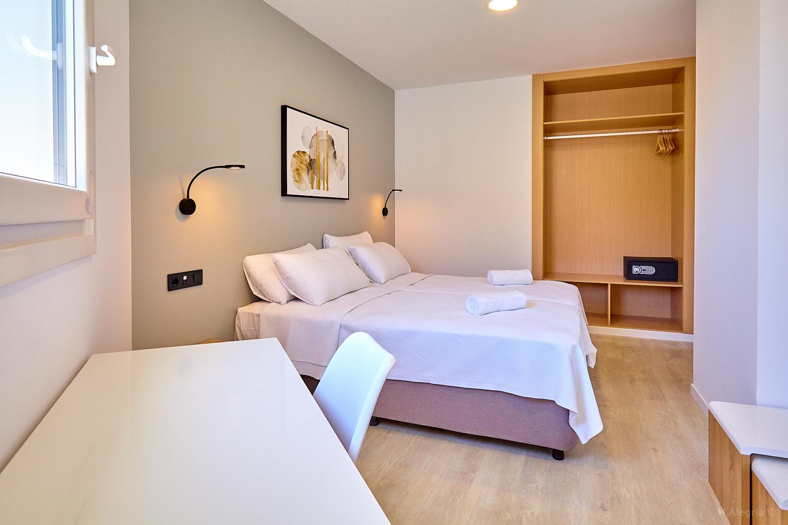 Apartment, Triple, Balcony or Terrace