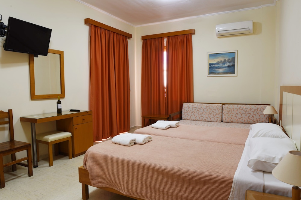 Esperides Beach Hotel Apartments 17/50