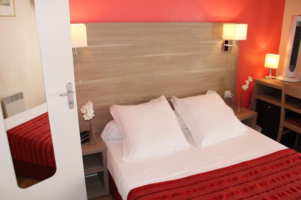 AMADEUS HOTEL 17/40