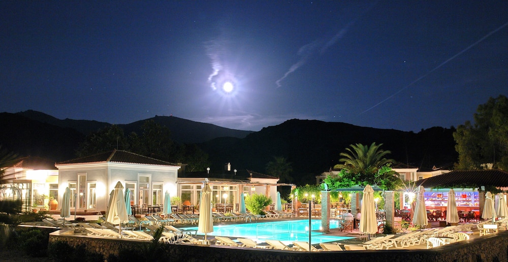 Panselinos Hotel 31/36