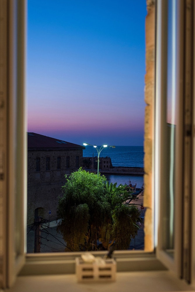 Madonna Del Mare 37/50