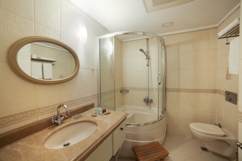 Faros Old City Hotel 69/72
