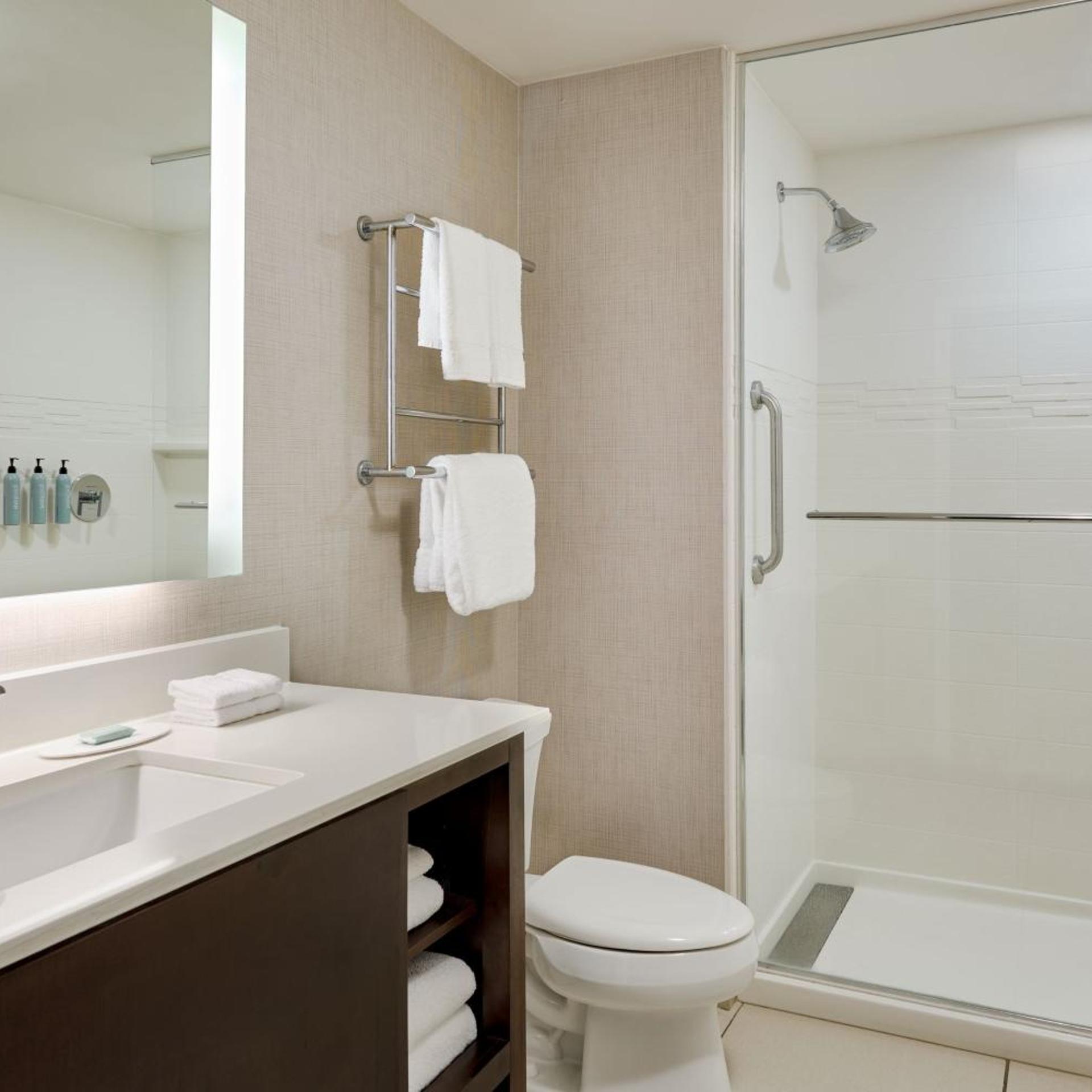 Studio, King Bed, Sofa, Bathtub, Accessible