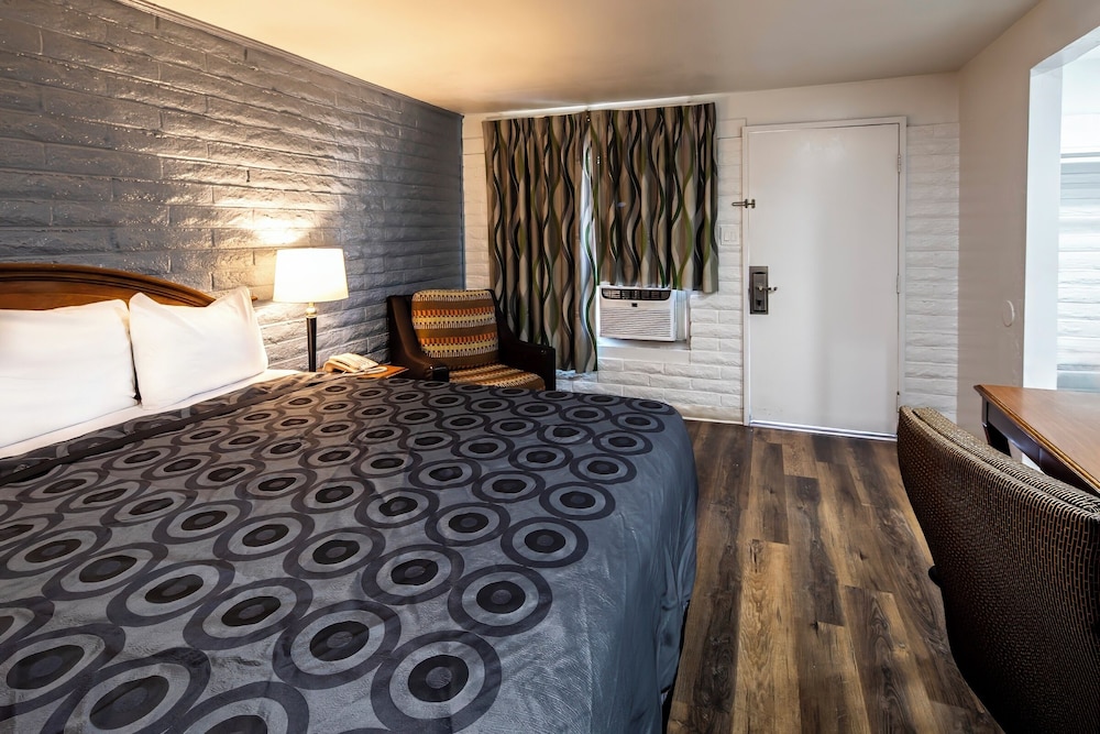 STANDARD, KING BED