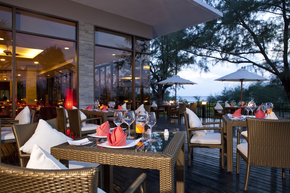 Splash Beach Resort Maikhao Phuket 48/50