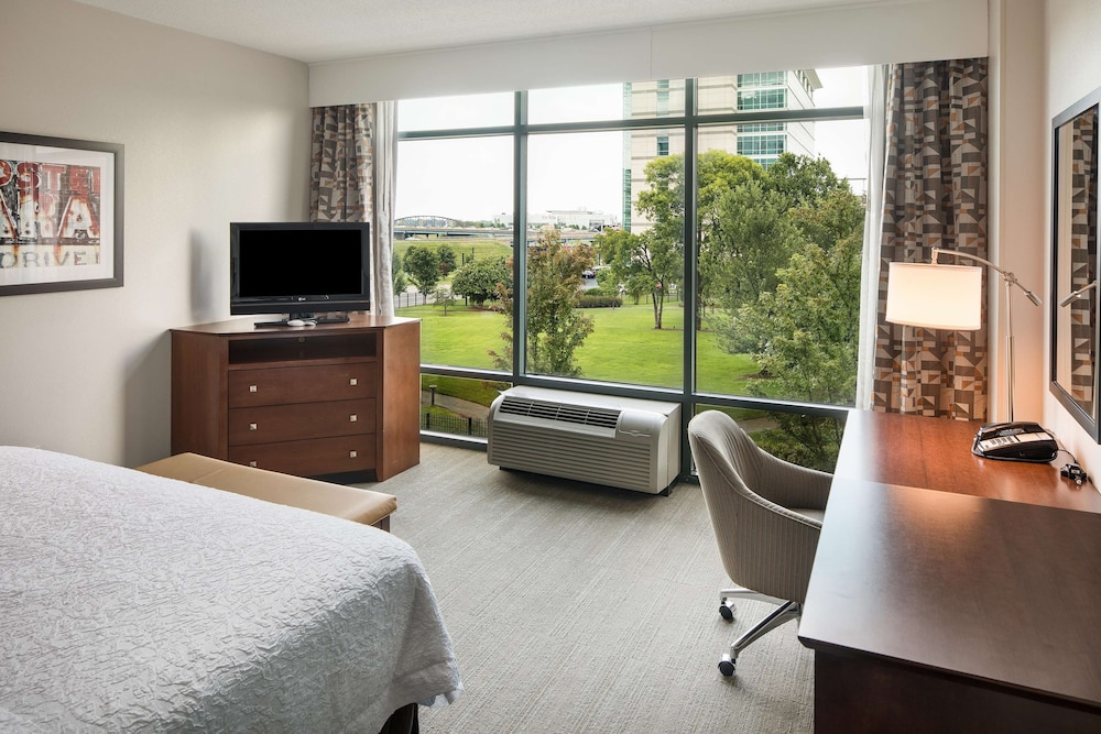 Hampton Inn Suites Little Rock Downtown 21/35