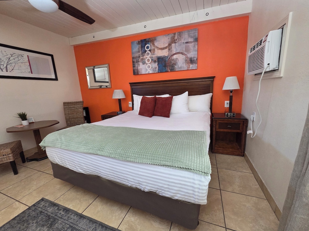 Standard, Queen Bed, Pet Friendly