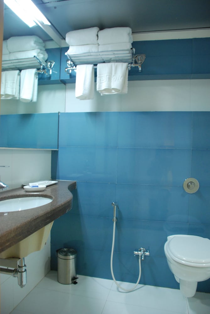 Oriental Residency Hotel 46/49