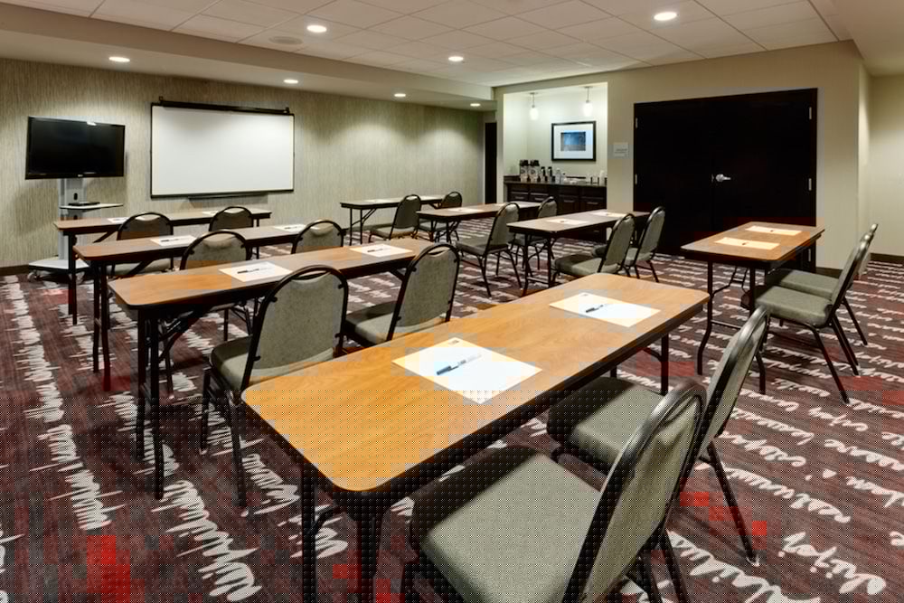 Holiday Inn Express Hotel Suites York Ne Market Street 43/46