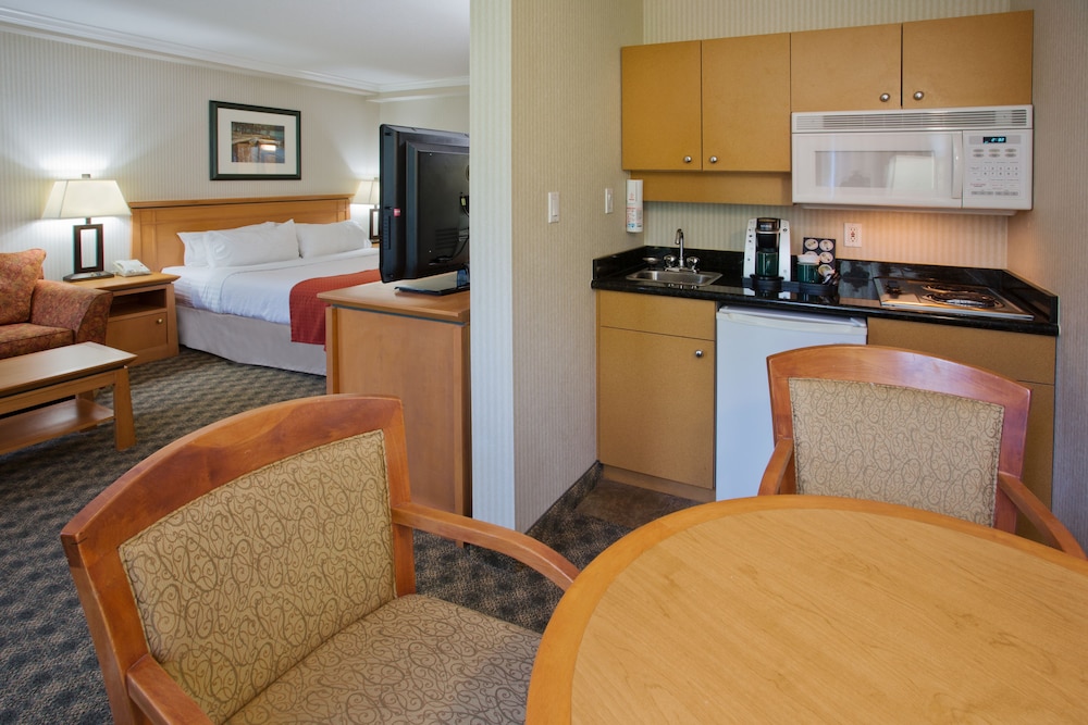 DoubleTree by Hilton North Vancouver 42/67