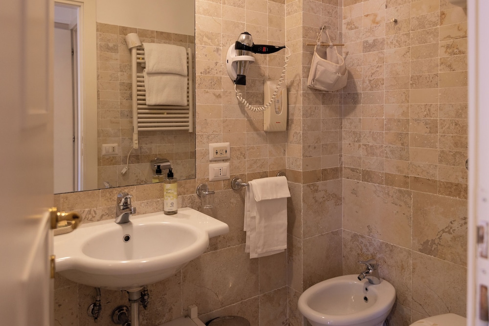 Hotel Modigliani 60/61