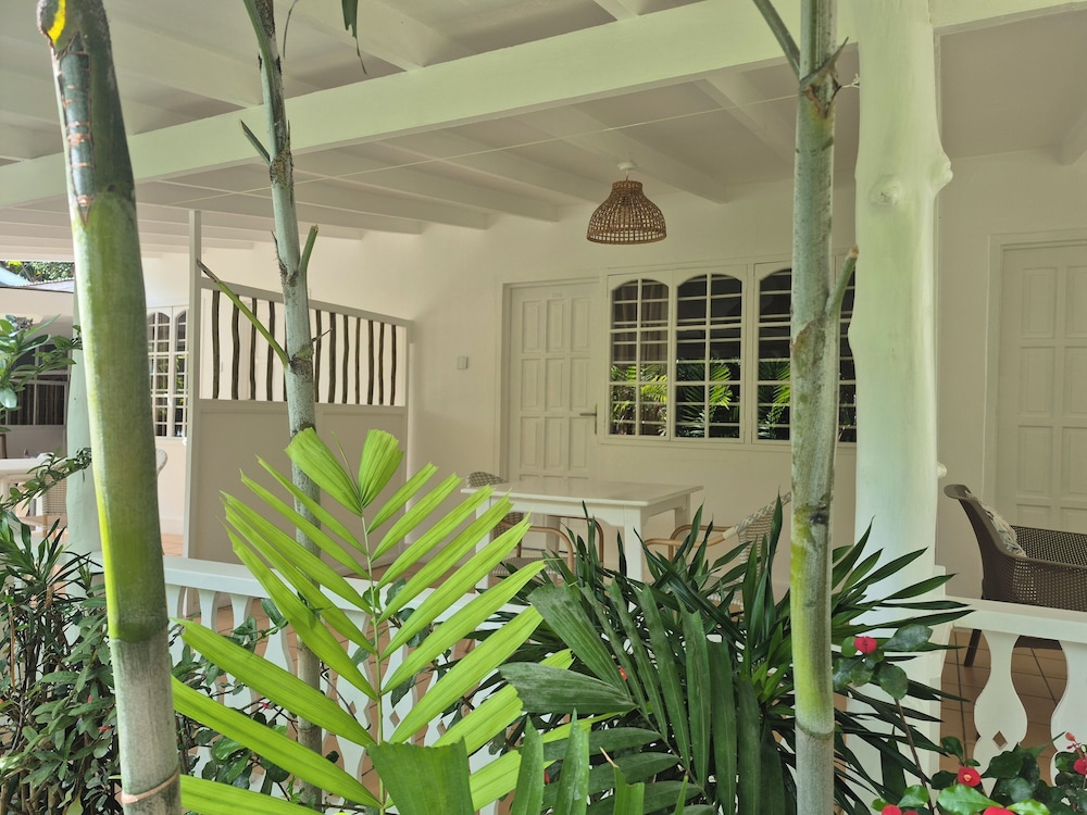 Beau Vallon Bungalows 4/50