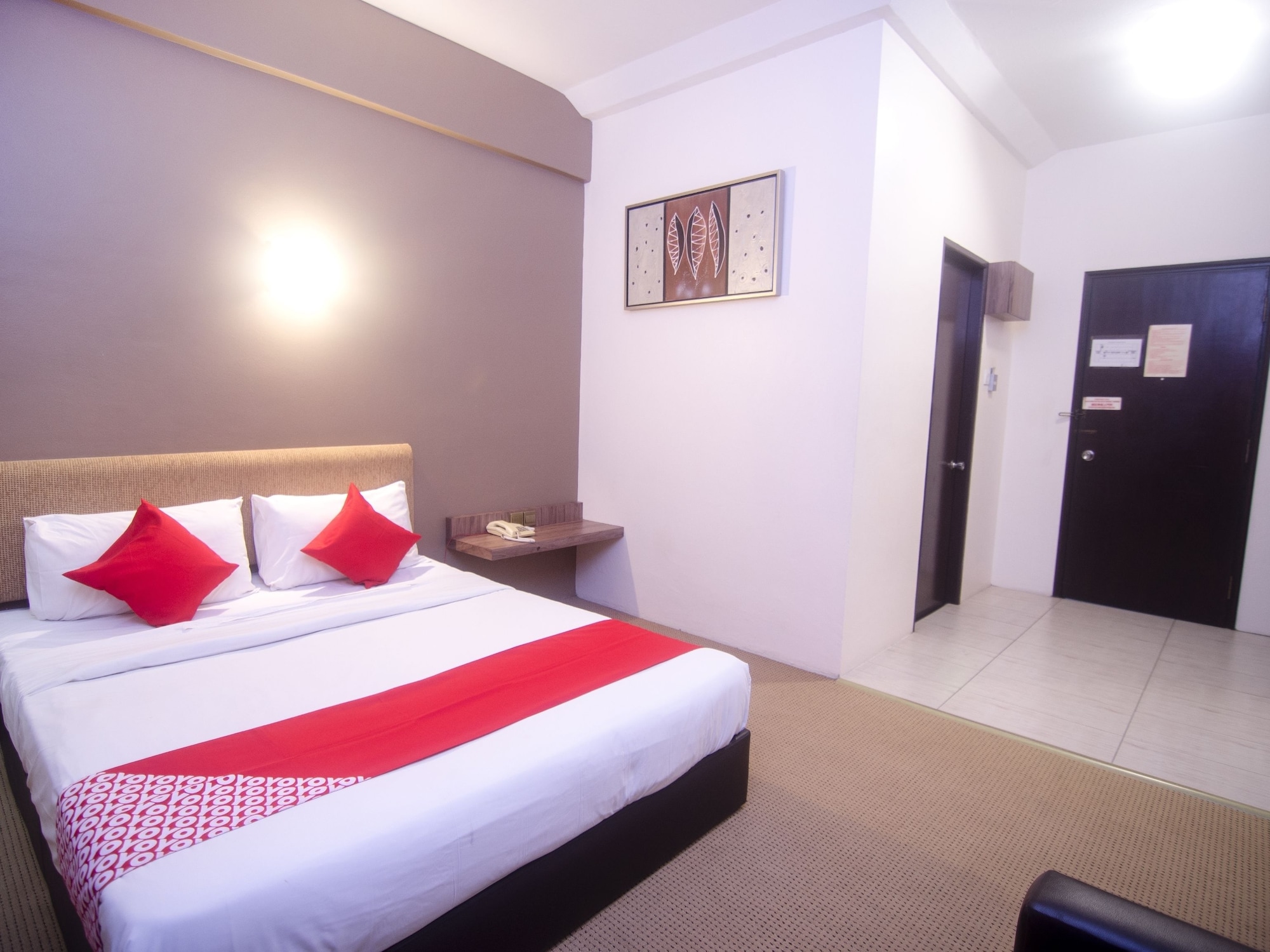 DELUXE, DOUBLE BED