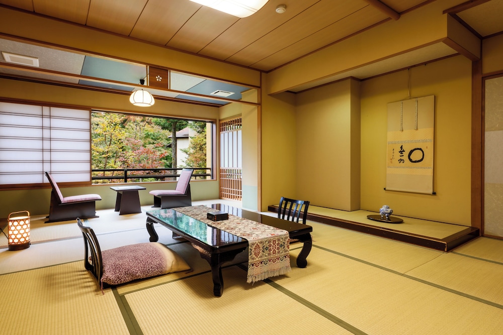 STYLE, DELUXE, TWIN BEDS, 4 FUTON BEDS