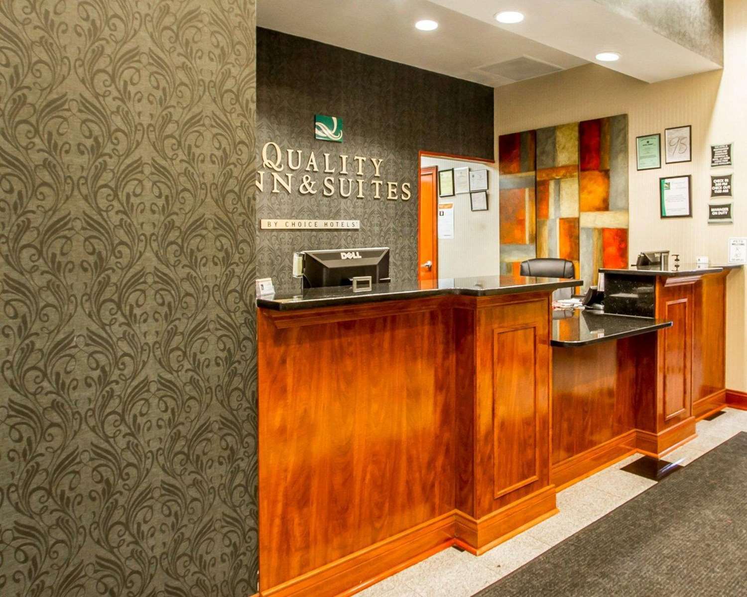 Quality Inn & Suites Greenville I-65 8/34