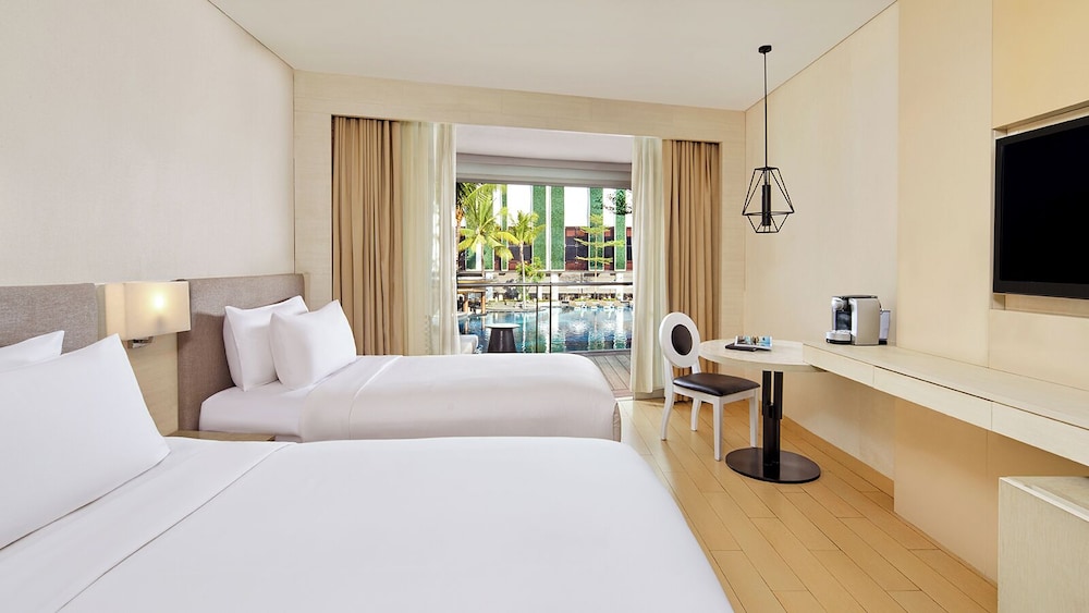DELUXE, TWIN BEDS, POOL VIEW, BALCONY
