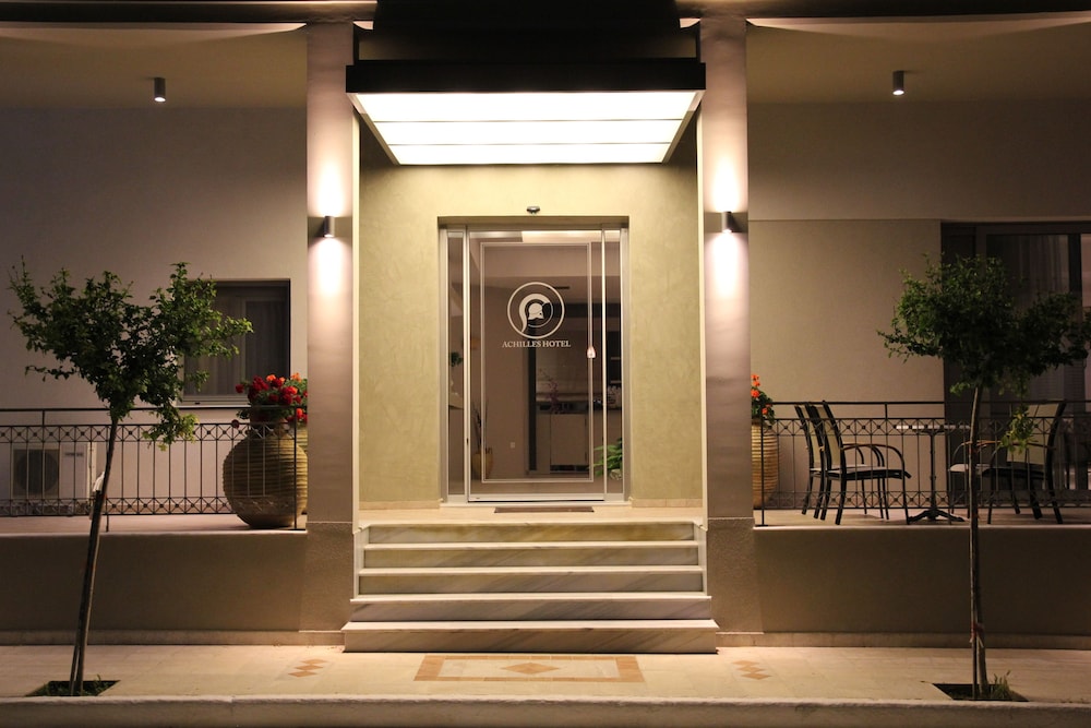 Achilles Hotel 9/51
