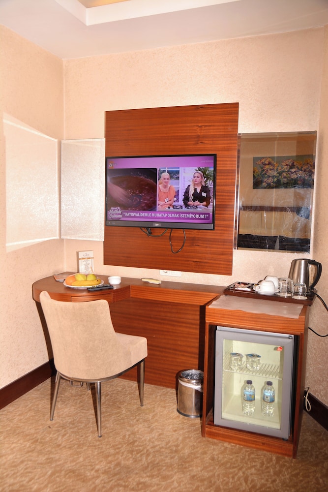 ASRIN BUSINESS HOTEL 66/73