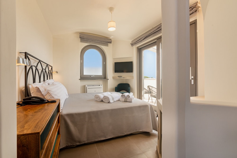 Deluxe, Double Bed, Garden View, Terrace