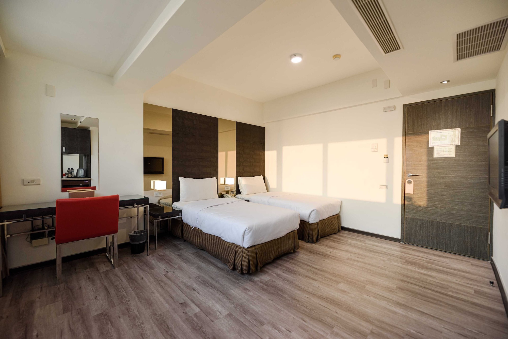 BASIC, TWIN BEDS