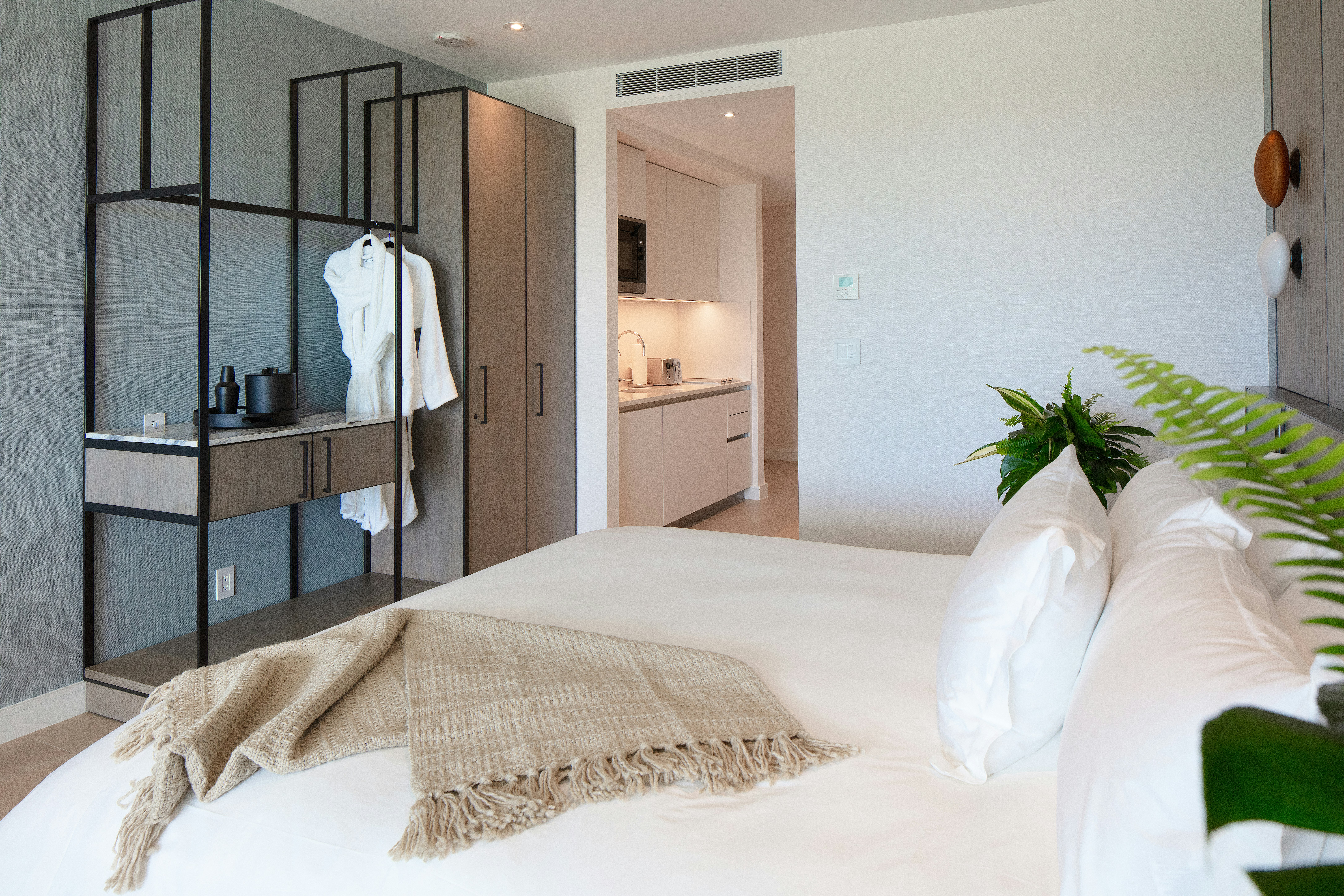 Studio, King Bed, Golf Course View
