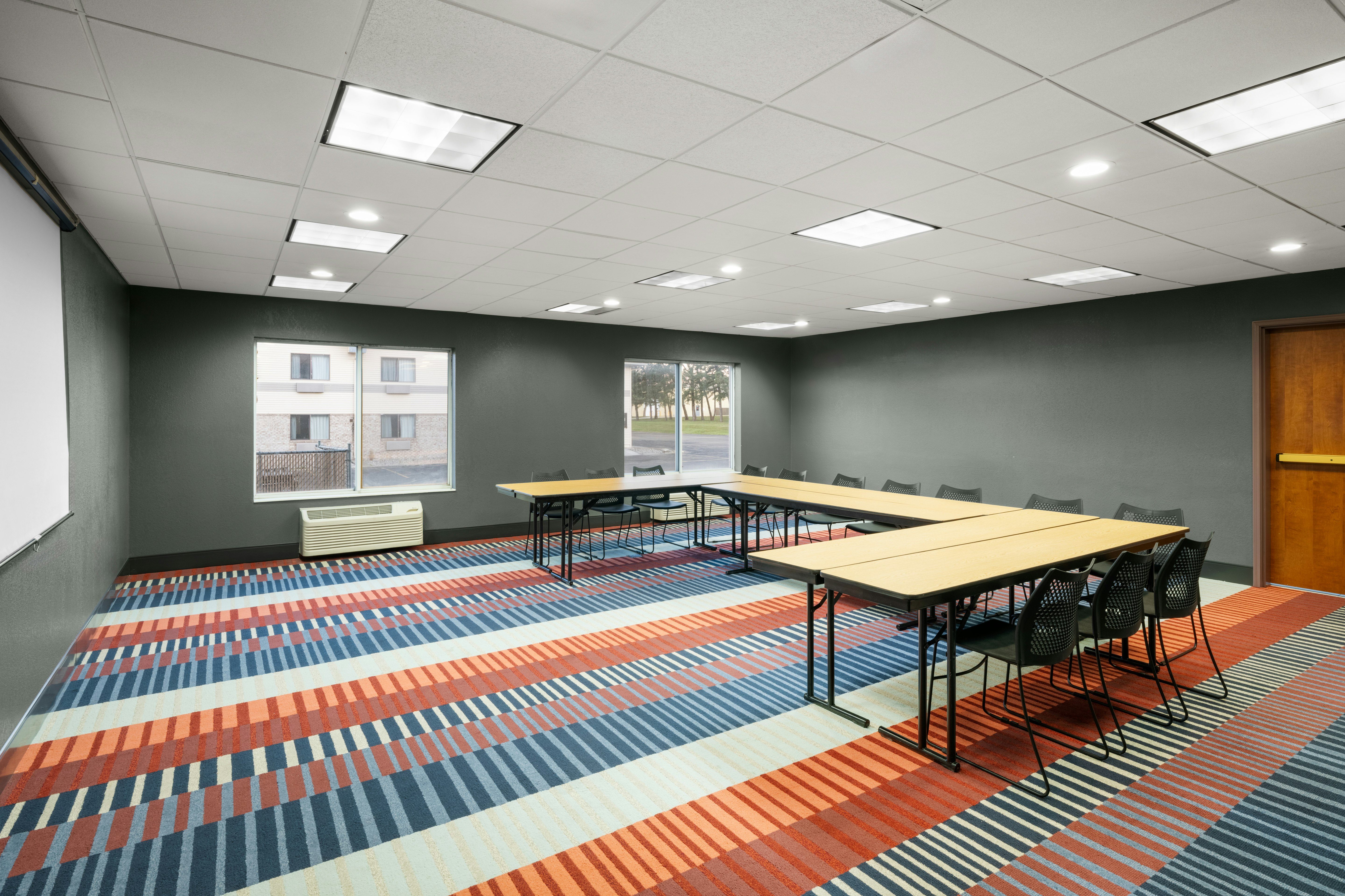 Holiday Inn Express Hotel And Suites Brookings 58/66