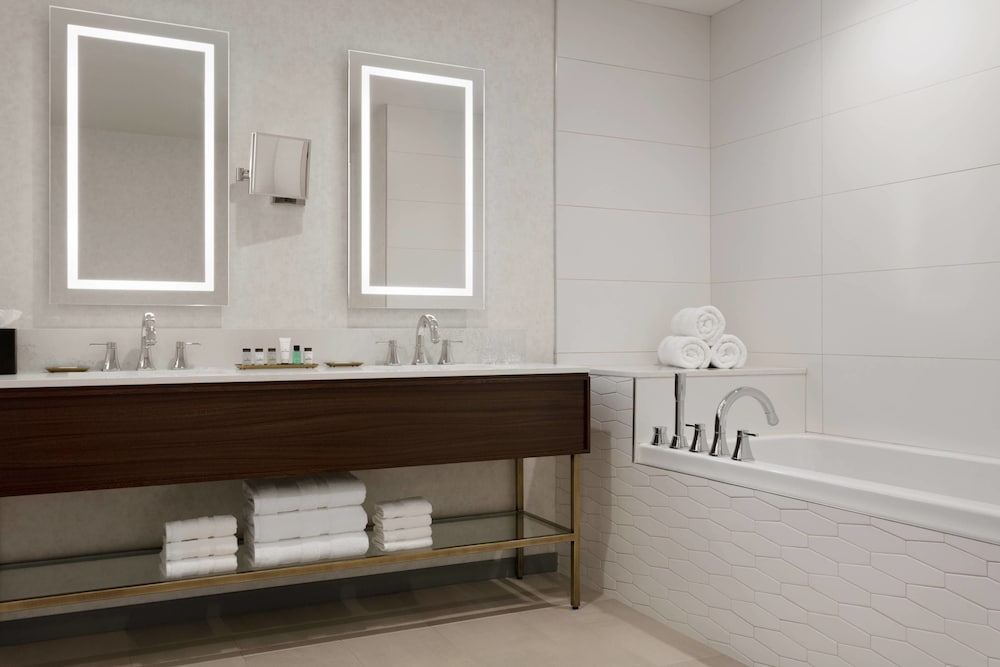 Sheraton Saint-Hyacinthe Hotel 9/47