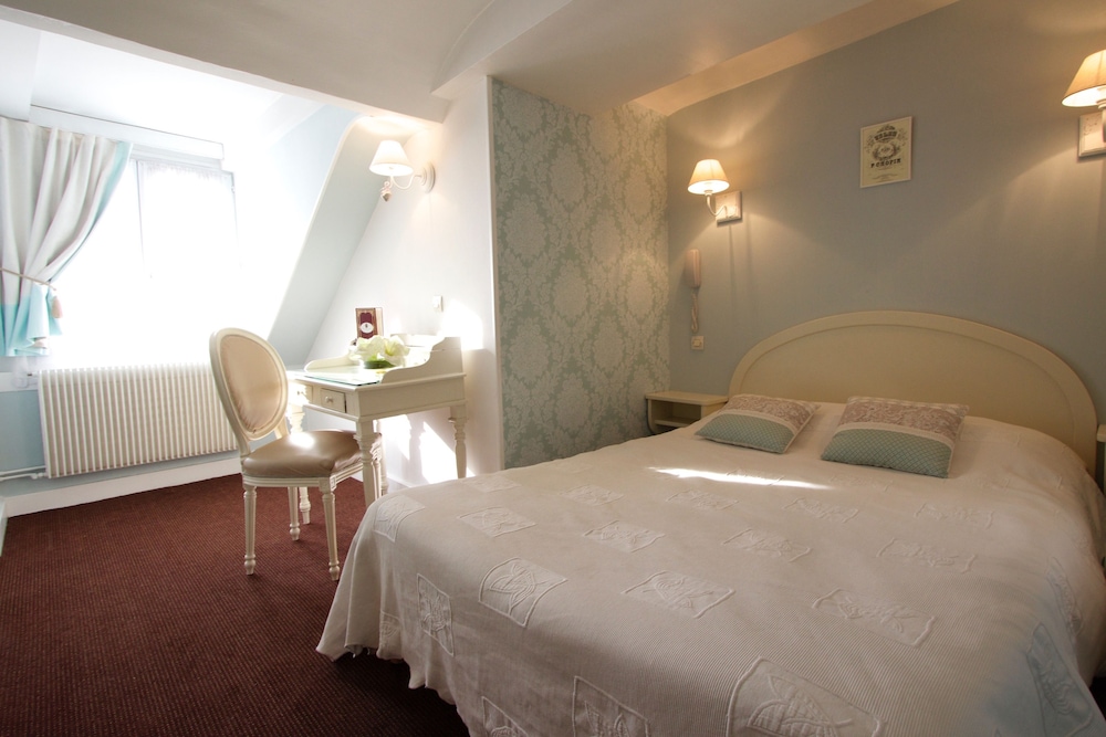Hôtel Chopin 11/65