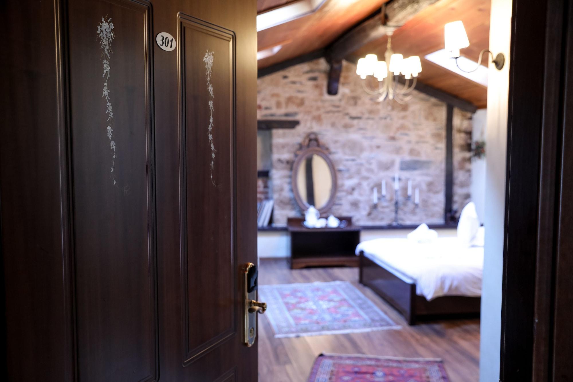 Palea Poli Boutique Hotel 48/50