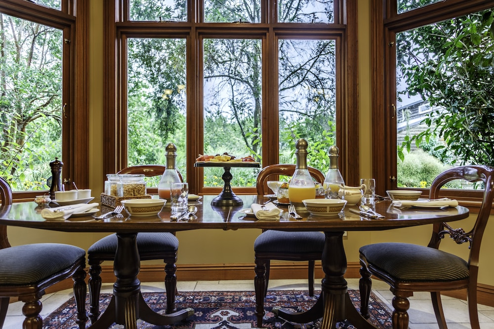 LAKE KARAPIRO LODGE 30/50