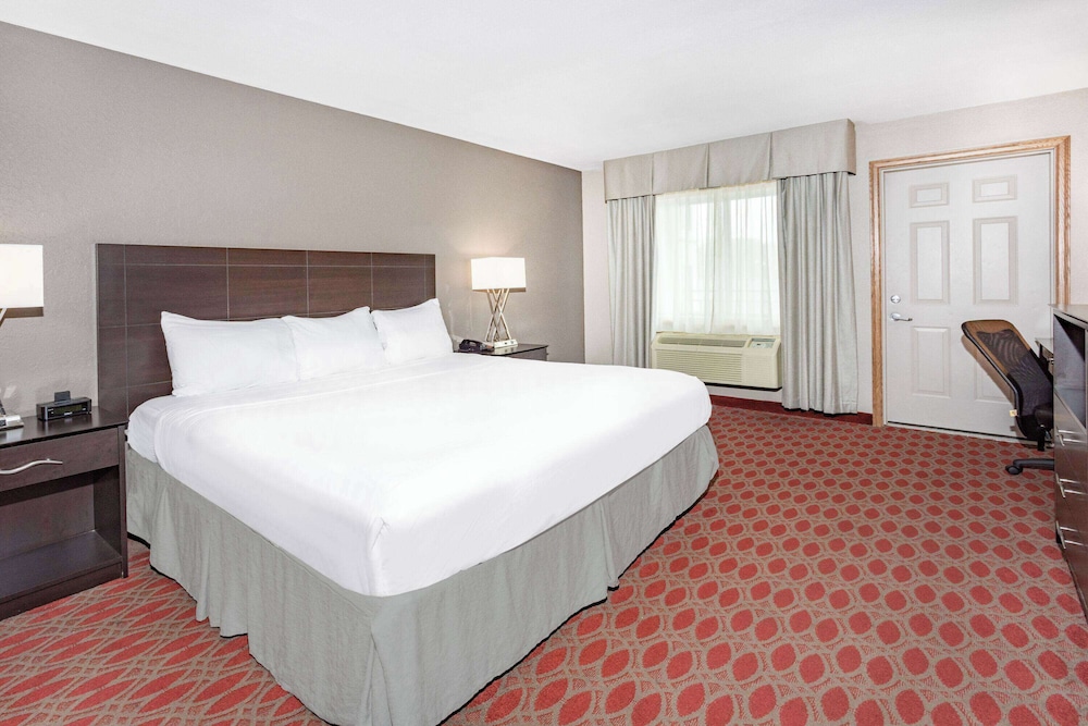 Deluxe, King Bed
