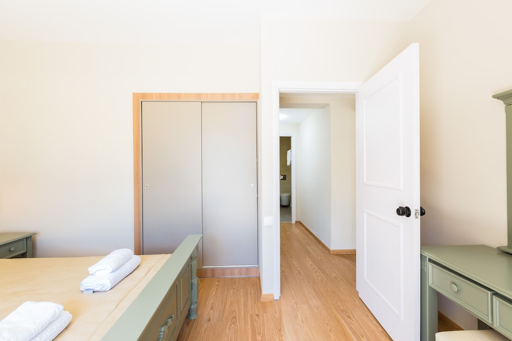 Trefon Hotel Apartments and Family Suites 19/73