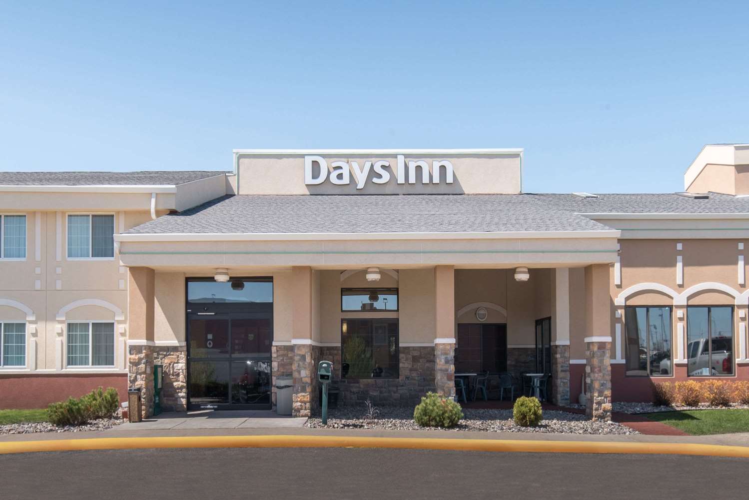Days Inn by Wyndham Minot 2/30